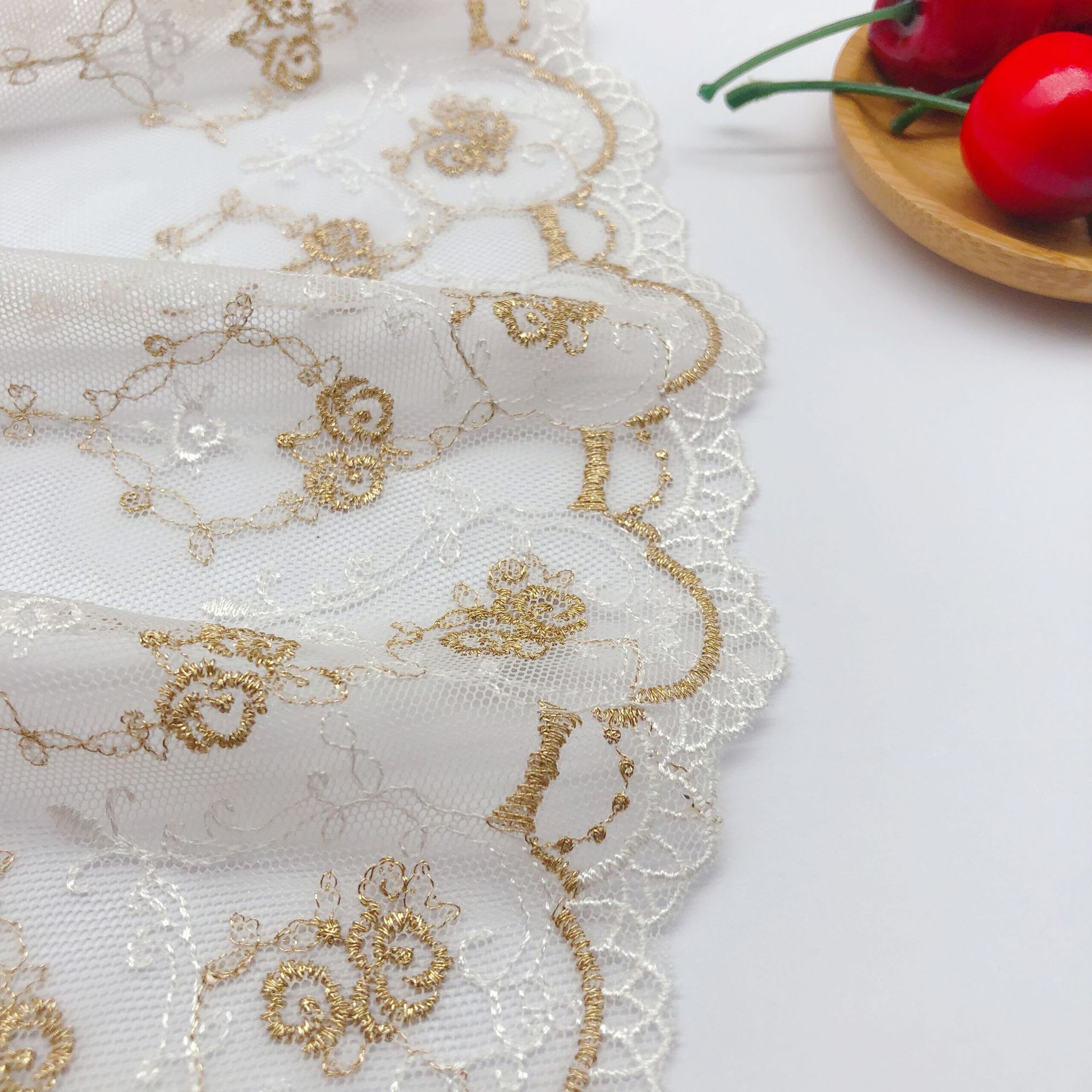 Embroidery Roses - Kain Renda Mawar Benang Emas Bordir