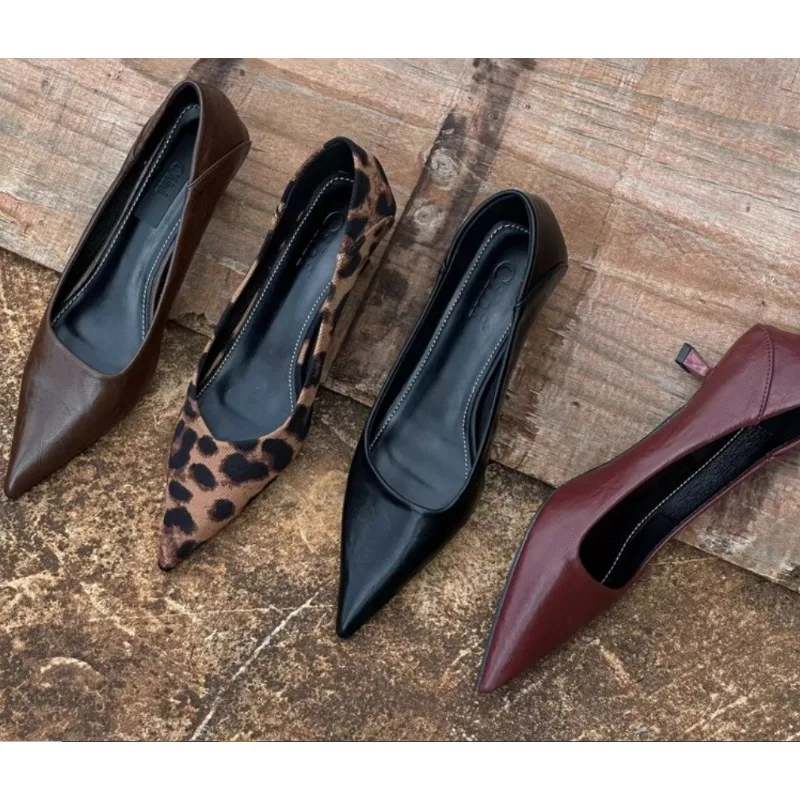 Embroidery Flat Shoes - 2024 wanita seksi High Heels Burgundy