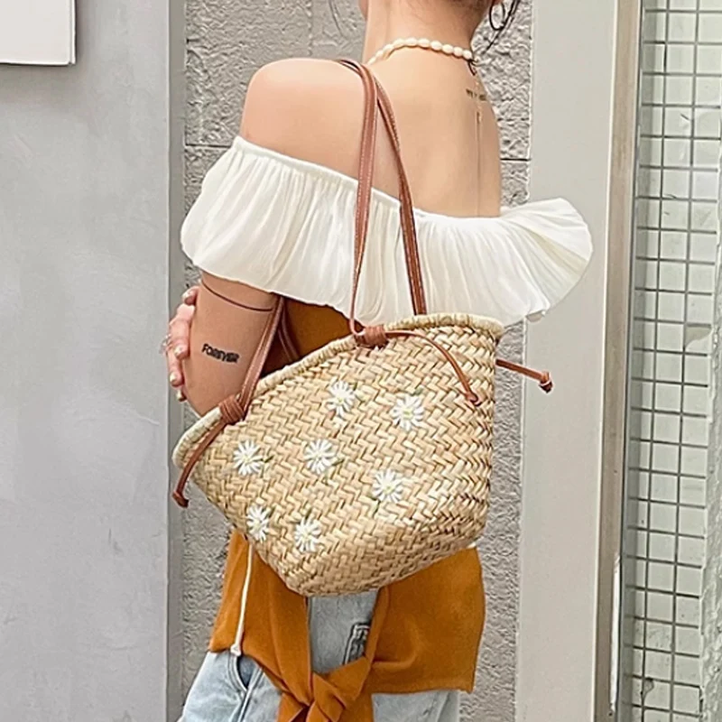 Tas Selempang Wanita Anyaman J - Embroidery Bali ulasan dan harga